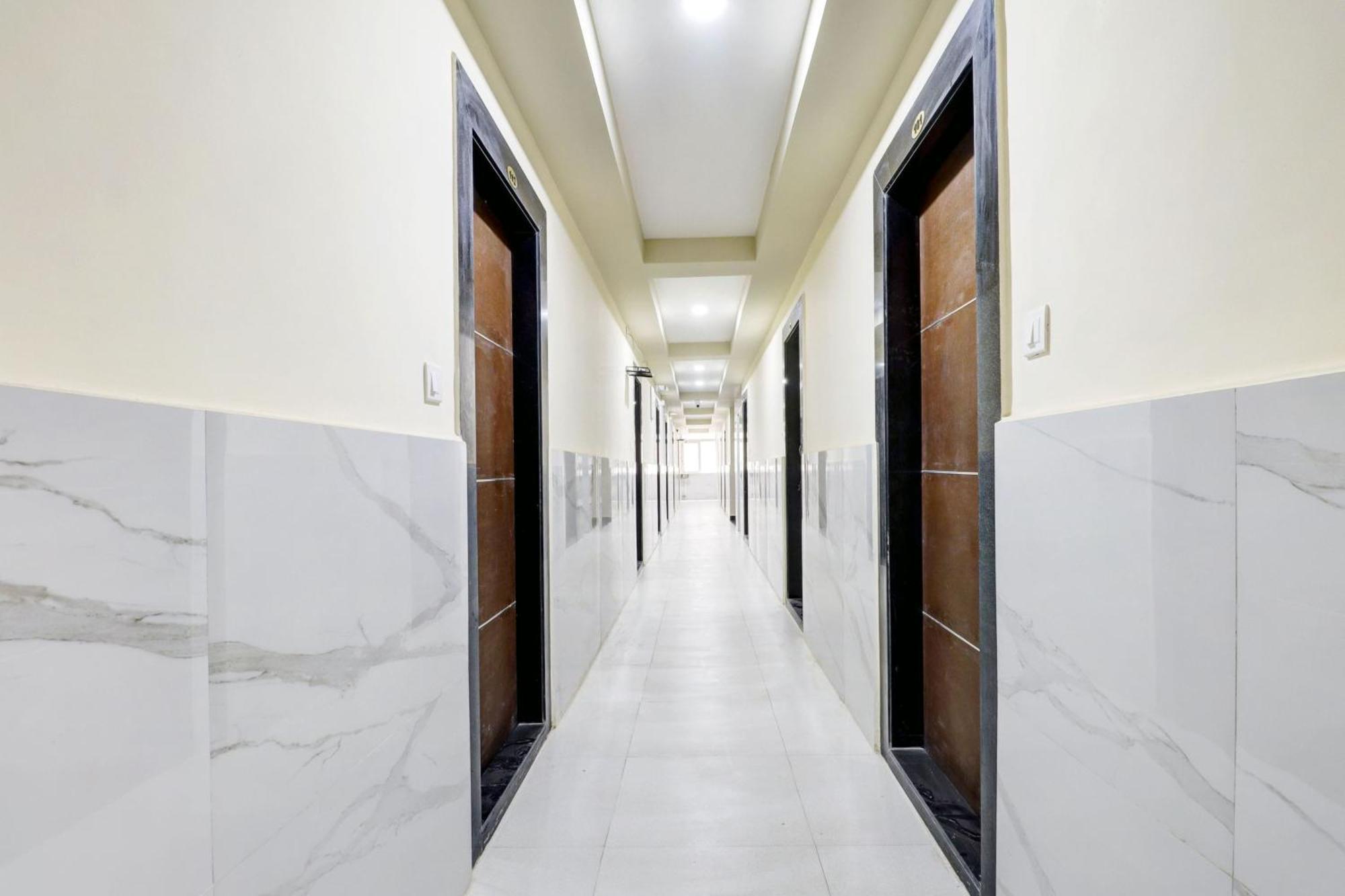 Super Hotel O Sri Harshitha Grand Near Zudio - Star Bazaar, Kundalhalli Gate Бангалор Екстериор снимка