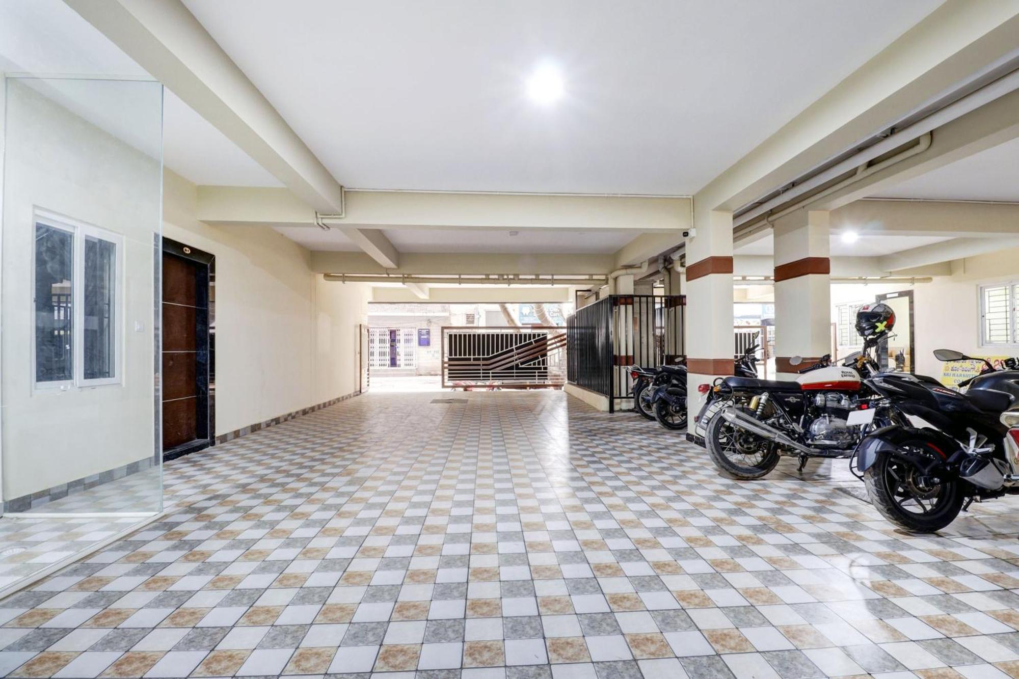 Super Hotel O Sri Harshitha Grand Near Zudio - Star Bazaar, Kundalhalli Gate Бангалор Екстериор снимка